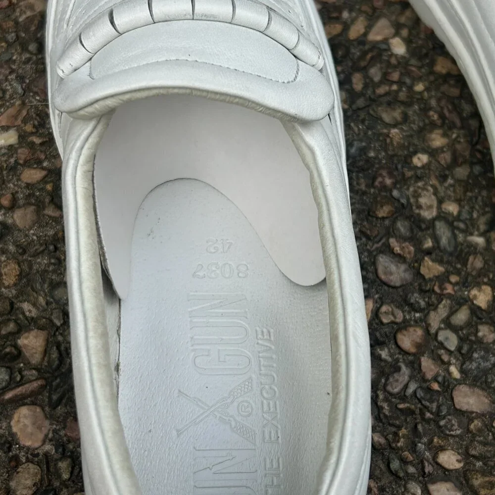 Vintage 80s 90s Men's White Slip on Loafers Gun Gun Size 42 US 8.5